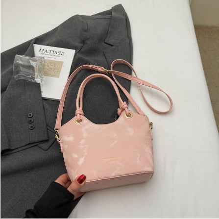 Korean-style Chic Commuter Tote Bag For Women Casual Versatile And Stylish Crossbody Design