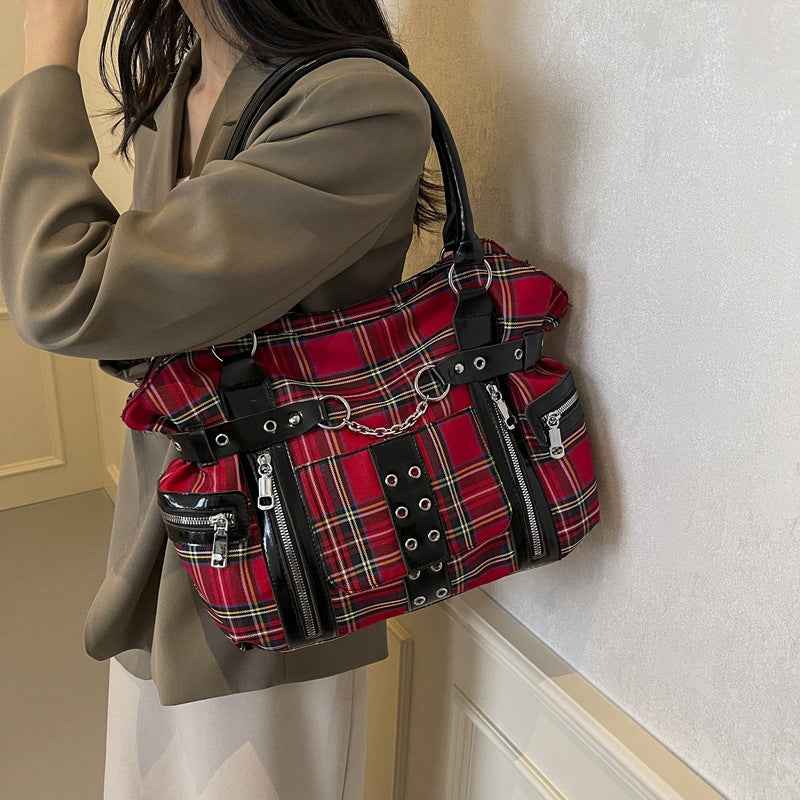 New Casual Womens Bag With A Cinched Waist And Locomotive-style Rivets