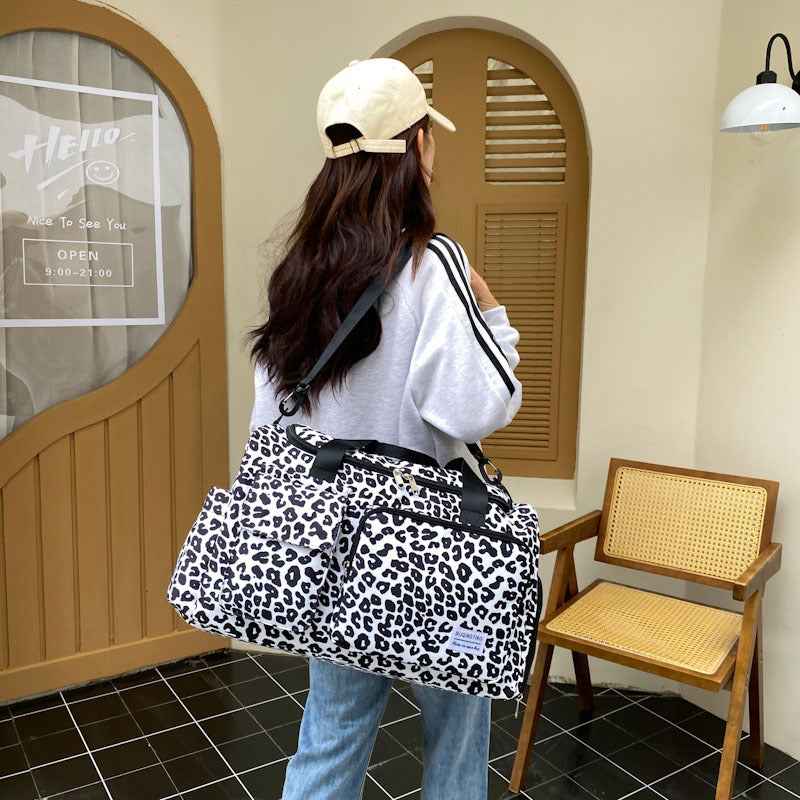 Urban Trendy And Minimalist Fitness Tote With Ultra-large Capacity For Maximum Comfort