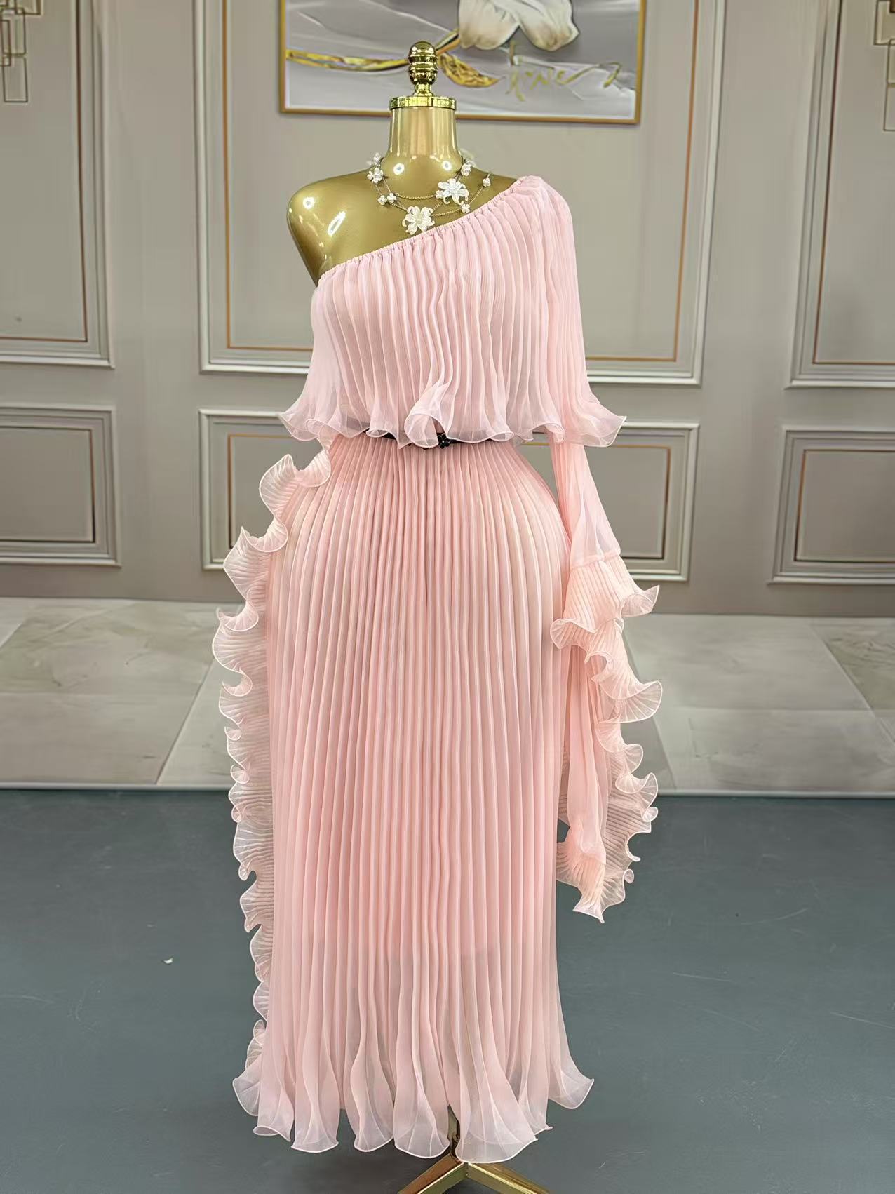 Fashionable One-shoulder Elegant Evening Dress by Mirlaine Univers