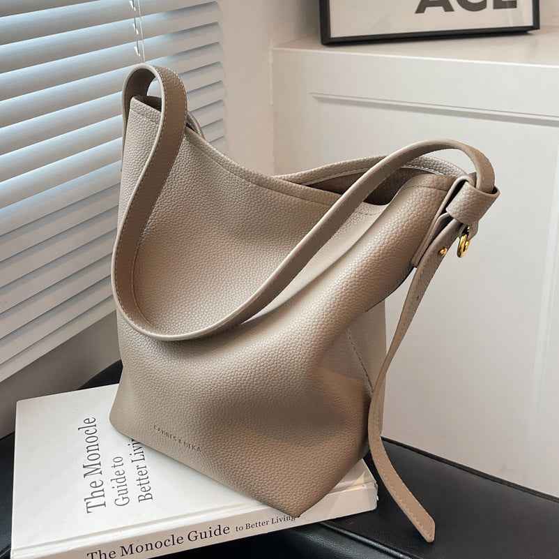 Retro High-capacity Stylish Commuter Bucket Bag For A Laid-back Look