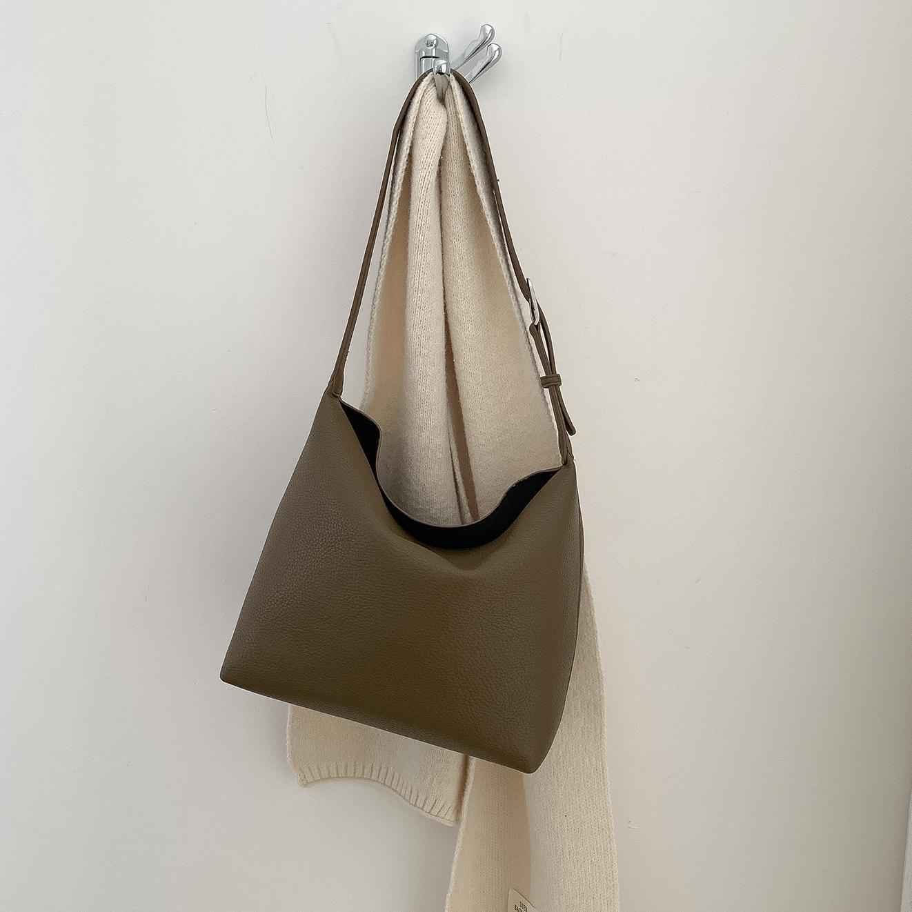 Soft-leather Tote Bag For Commutingsophisticated