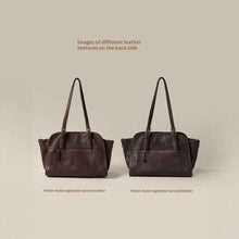 Womens Stylish Retro Large-Capacity Crossbody Bag