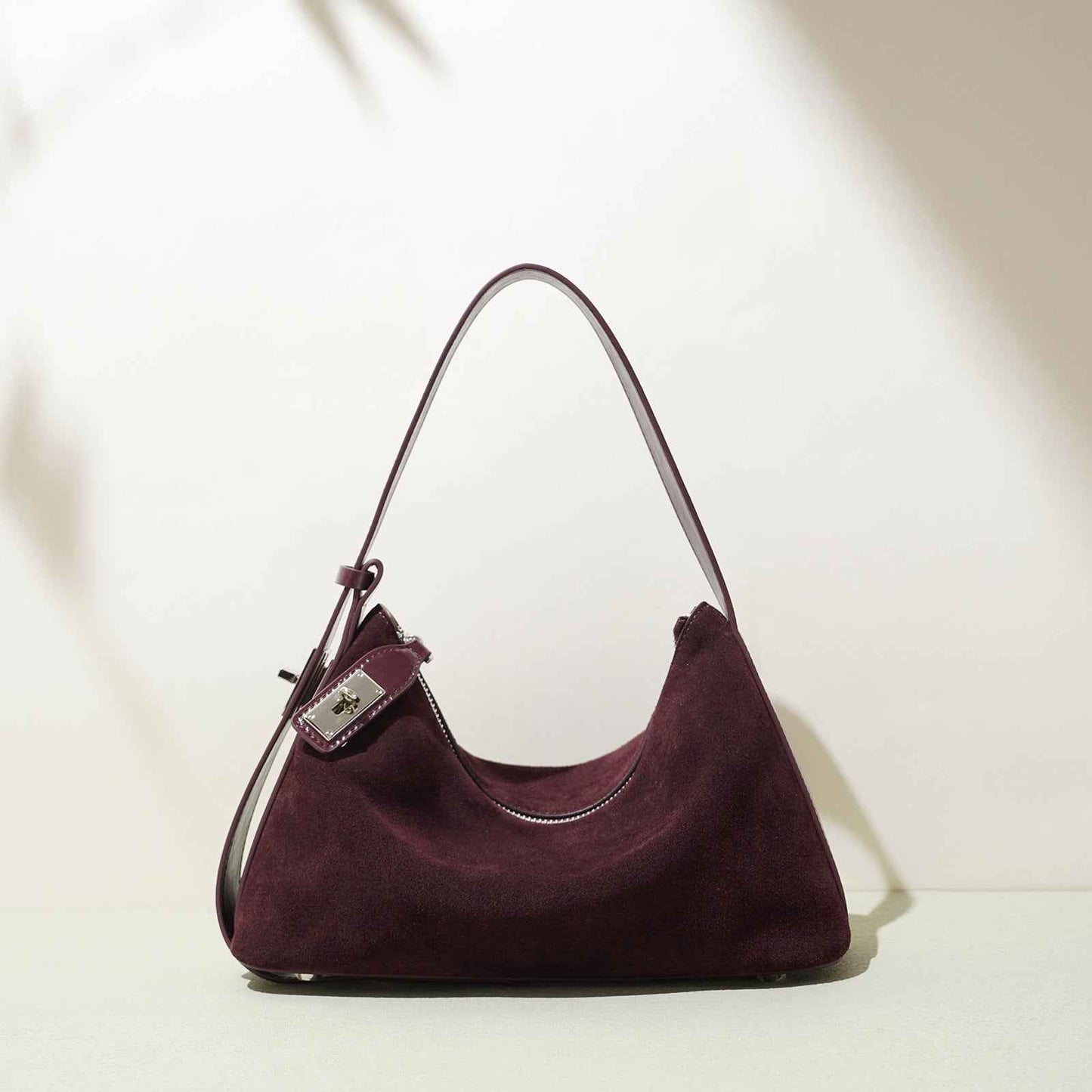 Retro-chic Soft Crescent-shaped Dumpling Bag Niche Design Shoulder And Tote Cowhide Commuter Bag For Women