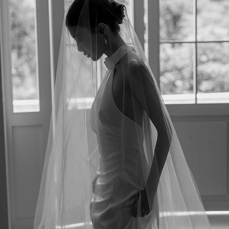 Simple Travel Shooting White Slimming Fishtail Dress by Mirlaine Univers