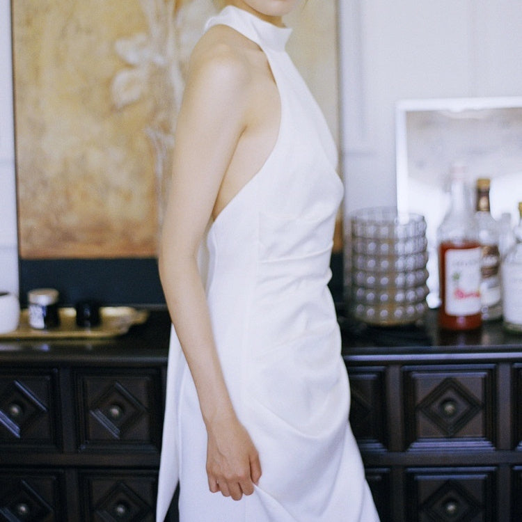Simple Travel Shooting White Slimming Fishtail Dress by Mirlaine Univers