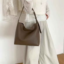 Soft-leather Tote Bag For Commutingsophisticated