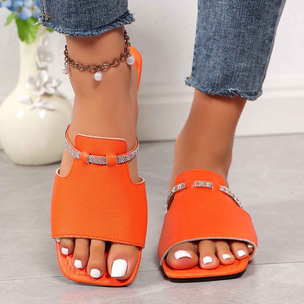 Fashion Rhinestone Strap Design Sandals Summer New Square Toe Low Heel Slippers For Women Slides Casual Beach Shoes