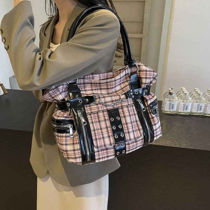 New Casual Womens Bag With A Cinched Waist And Locomotive-style Rivets