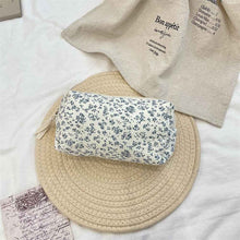 Large Capacity Blue Crabapple Flower Makeup Bag