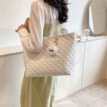 Commuter Shoulder Bag With A Diamond-check Pattern