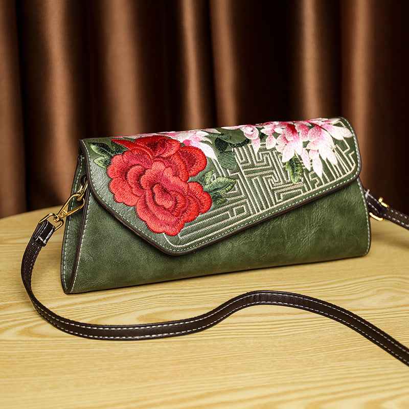 Chinese-style Shoulder Bag With A Rich Opulent Floral Design