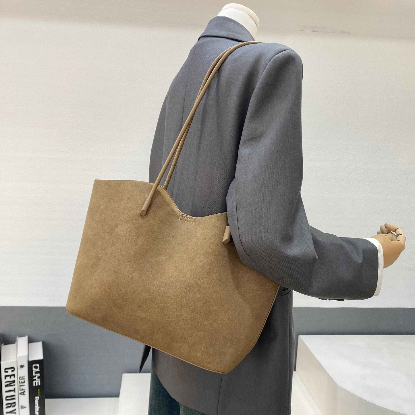 New Large-Capacity Minimalist Suede Bucket Bag