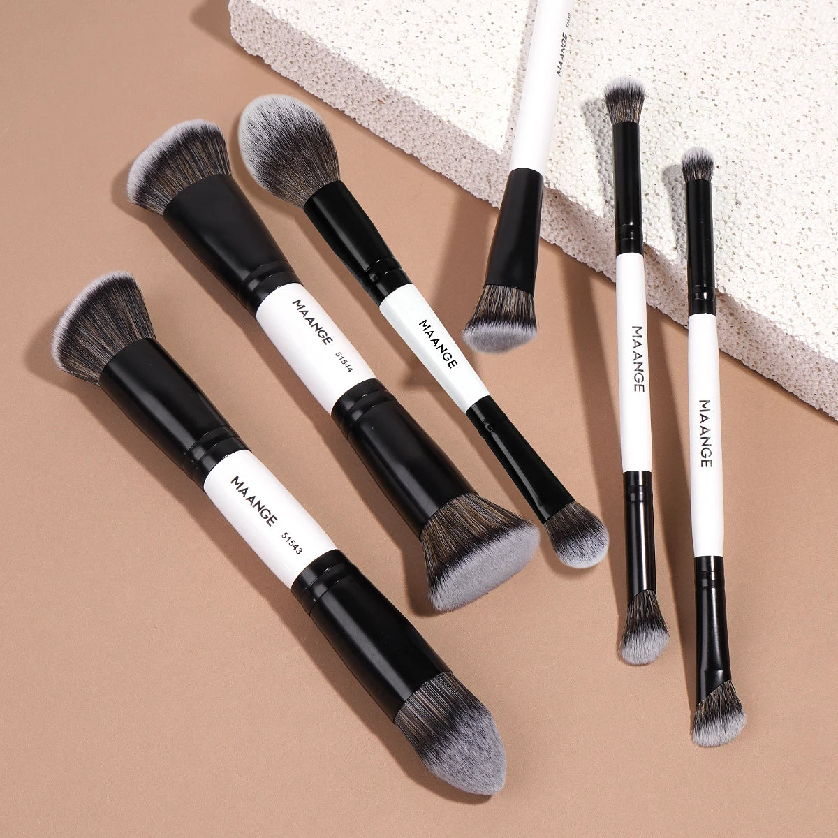 MAANGE Makeup Brushes 6Pcs Professional Synthetic Makeup Brush Set Foundation Concealer Kabuki Face Travel Makeup Brushes set