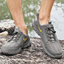 Custom Design OEM Service Knitted Mesh Breathable Light Weight Men Summer Walking Running Daily Shoes