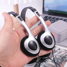 Portable Headphones Personality Retro Headset Black Fashion Style Headset Over Ear Earbud 3.5mm Wired Headset Photo Props