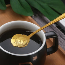 1 cuillère à café en acier inoxydable motif fleur de cerisier/rose, dorée, cadeau, accessoires de cuisine pour dessert et thé, décoration de table