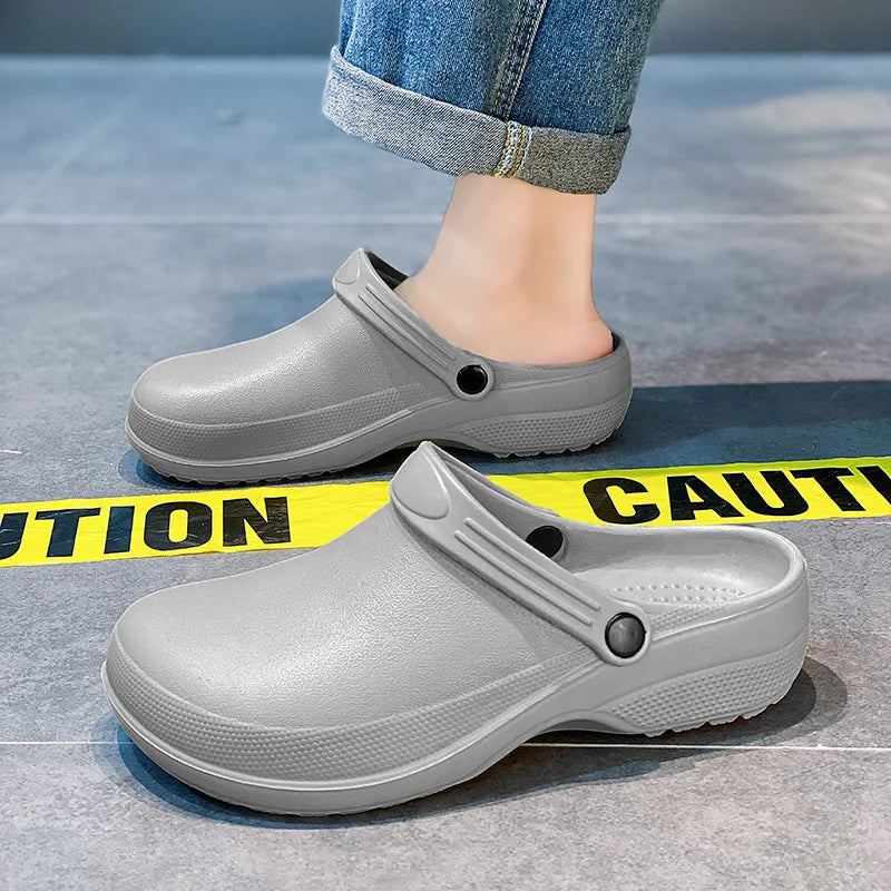 Summer Anti-Slip Slip-On Nurse Shoes Operating Room Slippers Headed Clogs Laboratory Cool Sandals Flat Heel Easy to Wear