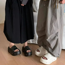 Cartoon White Bear Flip-Flops: Unisex, Non-Slip, Antibacterial, Thick-Soled, Couple's Summer Odour-Resistant Outdoor Flip-Flops