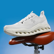 Men's Running Shoes Breathable Mesh Shock Absorption Hollow Out Sole Lightweight Sports Sneakers Non-slip Walking Shoes