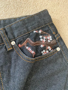 Men Dark Wash Denim Shorts Back Pocket Cherry Blossom Embroidered Loose Fit Knee Length Vintage Streetwear Casual Summer Wear