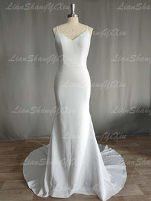 Customized Modern Simple Satin Wedding Dresses V-neck Spaghetti Straps Backless Formal Pleated Bridal Grown vestidos Sweep Train