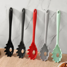 Passoire à pâtes en silicone avec long manche, cuillère à spaghetti, écumoire à nouilles, louche perforée en nylon, ustensile de cuisine