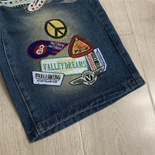 Vale Forever Embroidered Badge Logo Unisex American High Street Loose Casual Denim Shorts