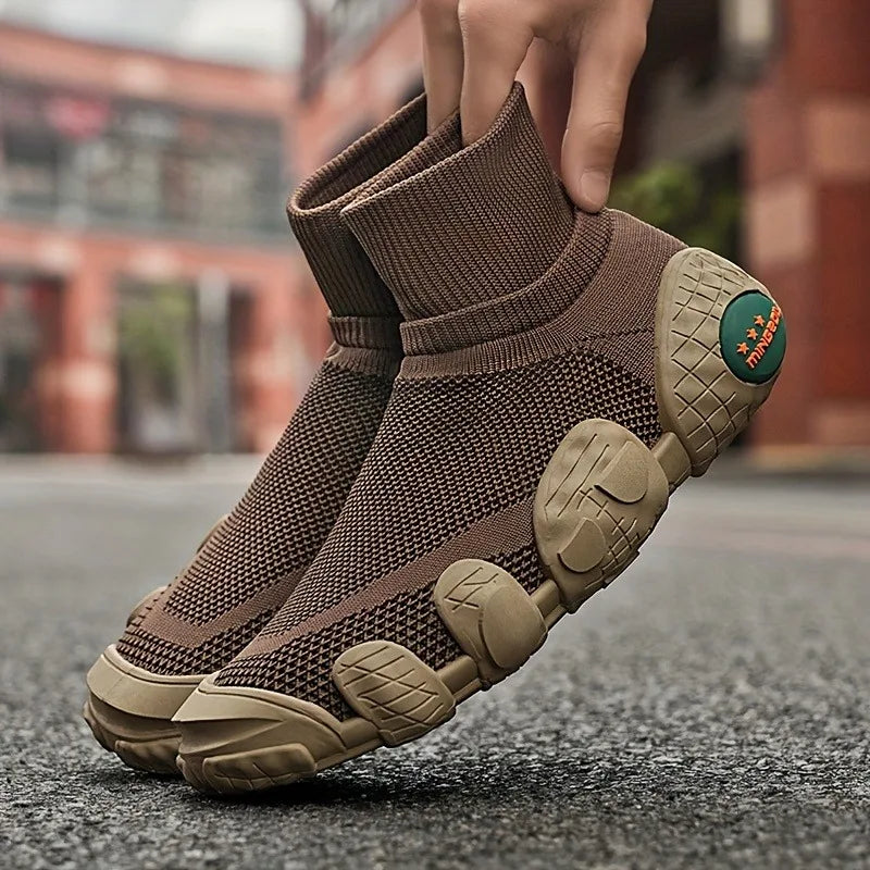 2025 New Summer Breathable Hollow Mesh Shoes, Casual Sports Shoes, Fashionable and Versatile Men's Shoes
