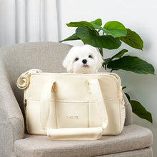 Pets go out and pack puppies. Portable one-shoulder bags are suitable for cats and small dogs to carry outdoors than bears.