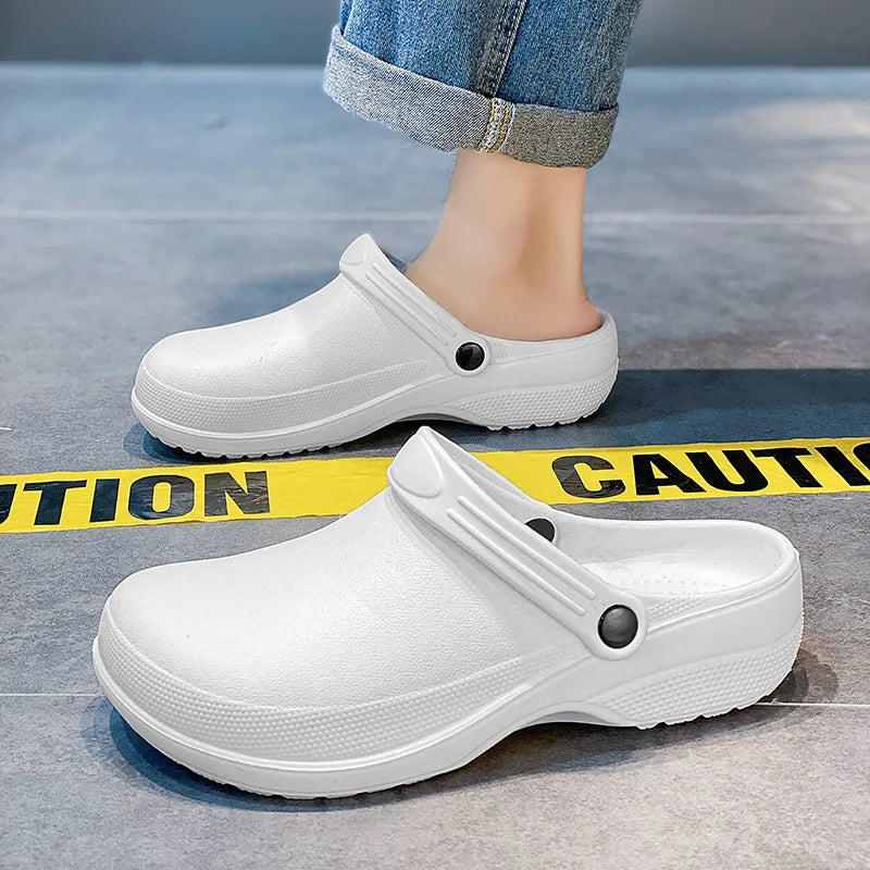 Summer Anti-Slip Slip-On Nurse Shoes Operating Room Slippers Headed Clogs Laboratory Cool Sandals Flat Heel Easy to Wear