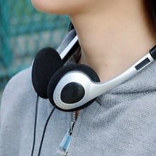 Portable Headphones Personality Retro Headset Black Fashion Style Headset Over Ear Earbud 3.5mm Wired Headset Photo Props