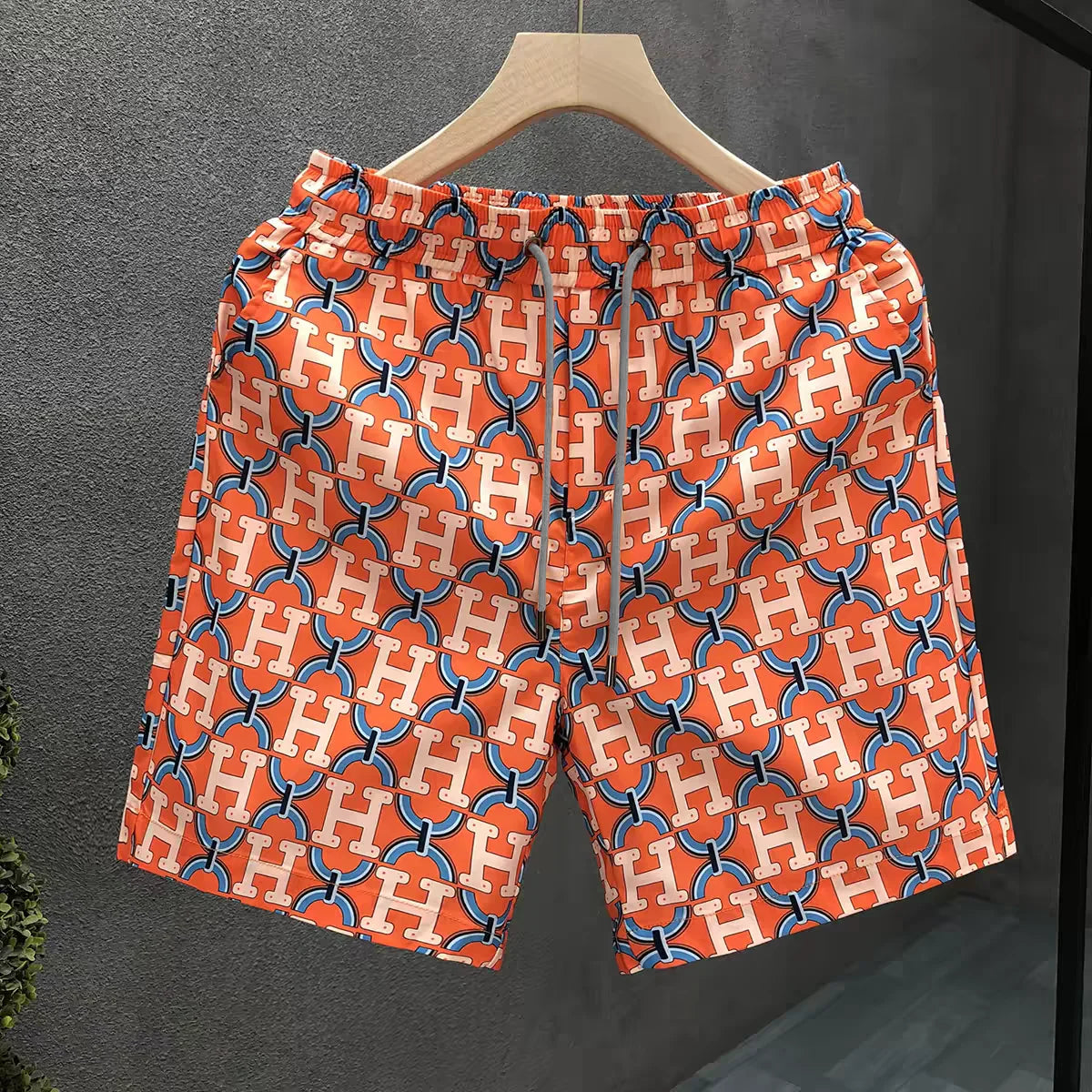 Short de bain orange pour homme avec lettre H, séchage rapide, décontracté avec poches, motif luxe, idéal pour les vacances d'été et le sport.
