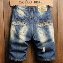 2025 Summer Ripped Denim Shorts Jeans Men's Five Quarter Loose Size Medium Pants Fashion Brand Personality Beggar