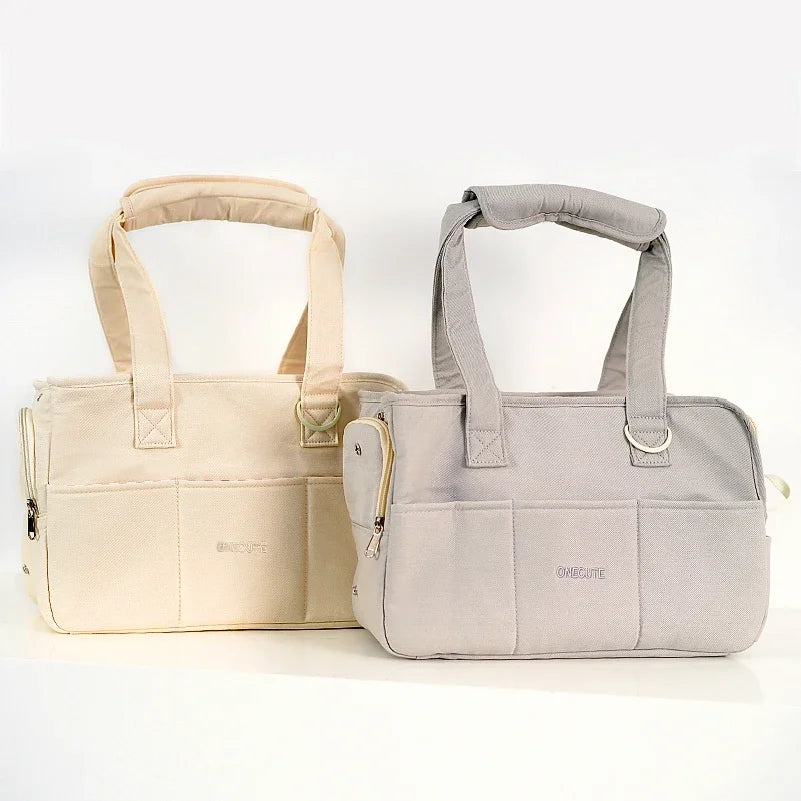 Pets go out and pack puppies. Portable one-shoulder bags are suitable for cats and small dogs to carry outdoors than bears.