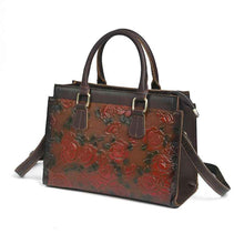 New Womens Shoulder Bag In Top-Grain Cowhide With A Versatile Embossed Pattern