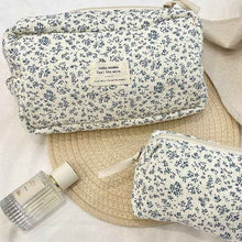 Large Capacity Blue Crabapple Flower Makeup Bag