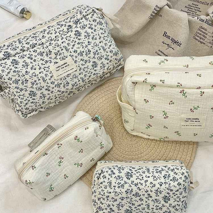 Large Capacity Blue Crabapple Flower Makeup Bag