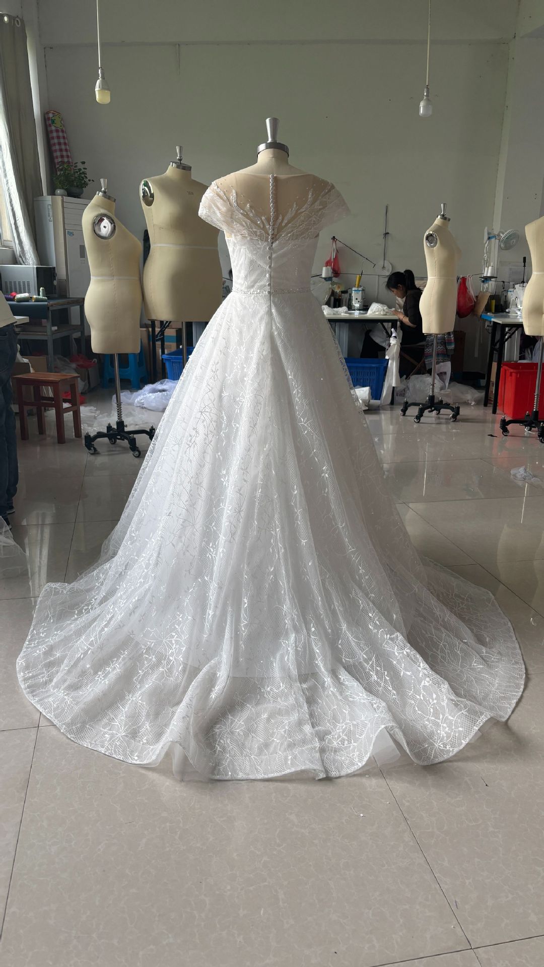 Off-shoulder Light Wedding Dress Bridal Main Yarn Lace Wedding Veil Small Trailing by Mirlaine Univers