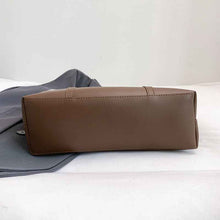 Versatile Commuter Shoulder Bag With A Premium Sophisticated Tote Design
