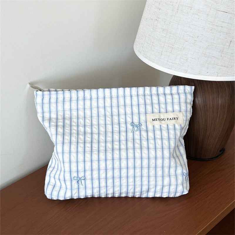 Blue Handheld Cosmetic Bag