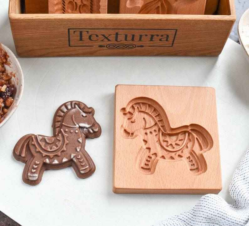 Home Kitchen Restaurant Hotel Gift Easter Cookie Mold