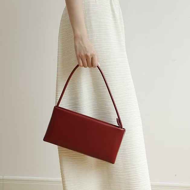 Vintage Crossbody Shoulder Bag For Women Sleek And Perfect For Carrying Under The Arm Like A Baguette