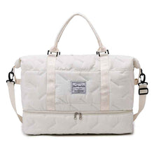High-capacity Fitness Bag With A Dry-wet Separation Design