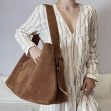 New Large-capacity Commuter Shoulder A Versatile Chic Underarm Bag That Complements Any Look