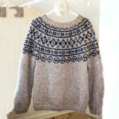 Womens Fashionable Loose-Fit Color-Block Crew-Neck Pullover Top