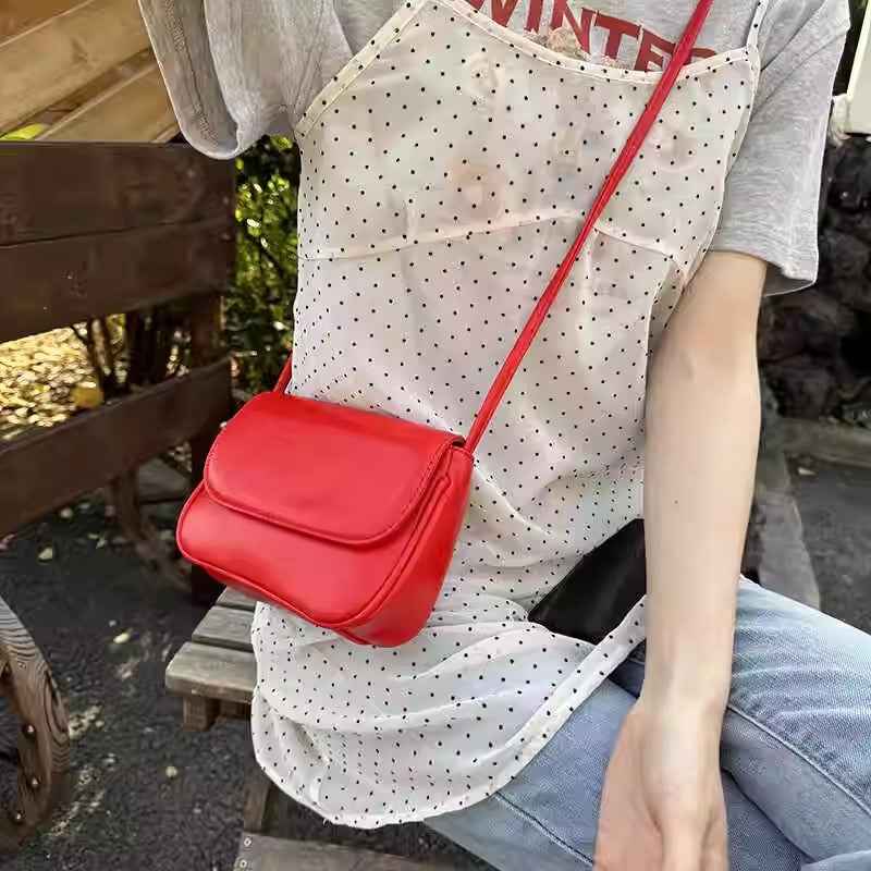 Early Spring New Arrival Retro All-Match Commuter Cookie-Shaped Crossbody Bag