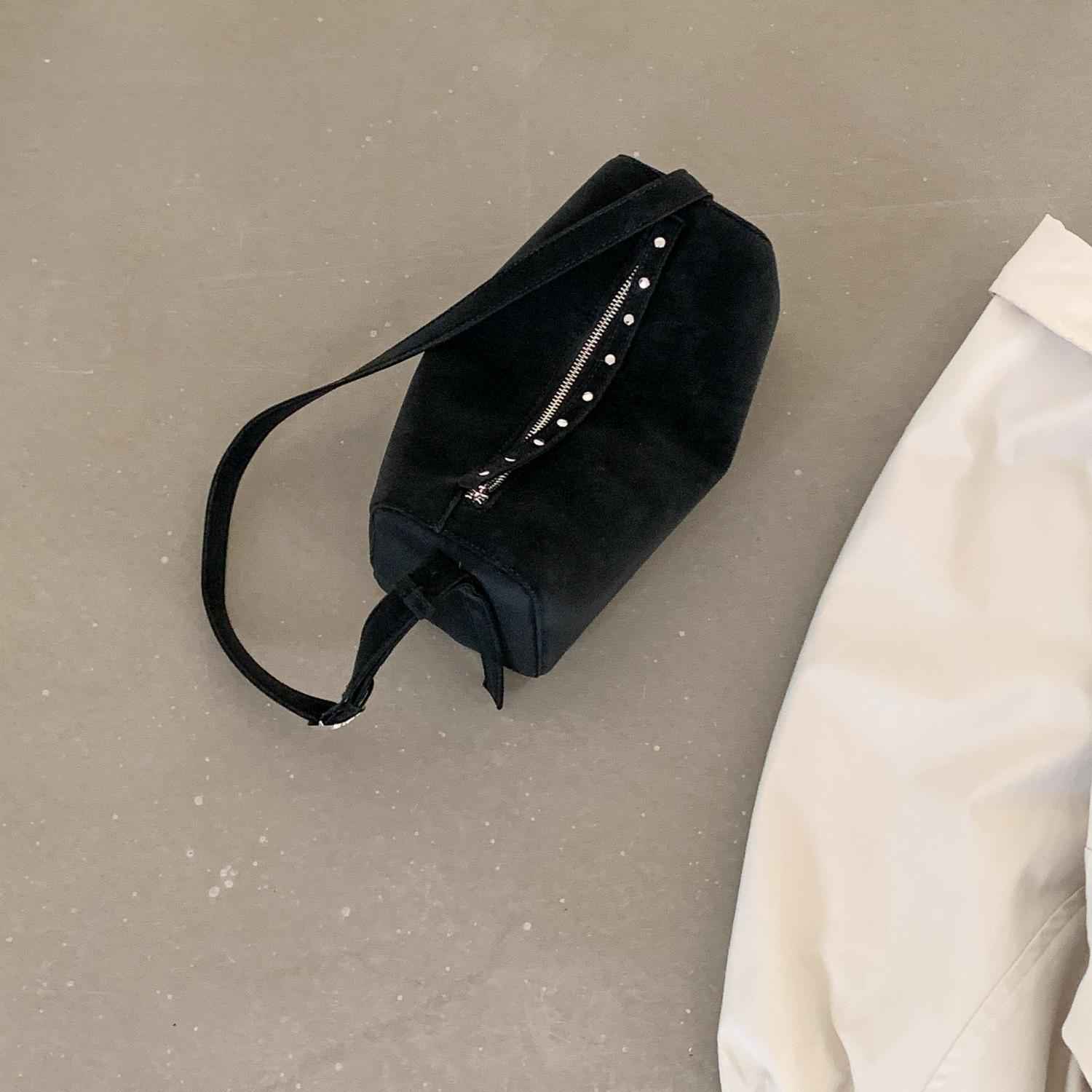 High-End Rivet Handheld Shoulder Bag For Women