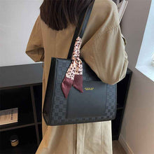 Womens Large-Capacity Commuter Shoulder Bag