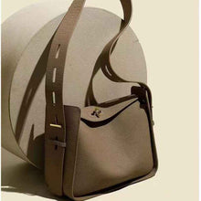 Niche Commuter Design Leather Crossbody Underarm Bag